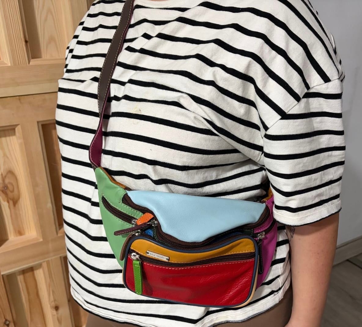 Customer photo review of Riñonera RetroChic Analia Happy Colors · Piel · Pieza Única Núm. 19528