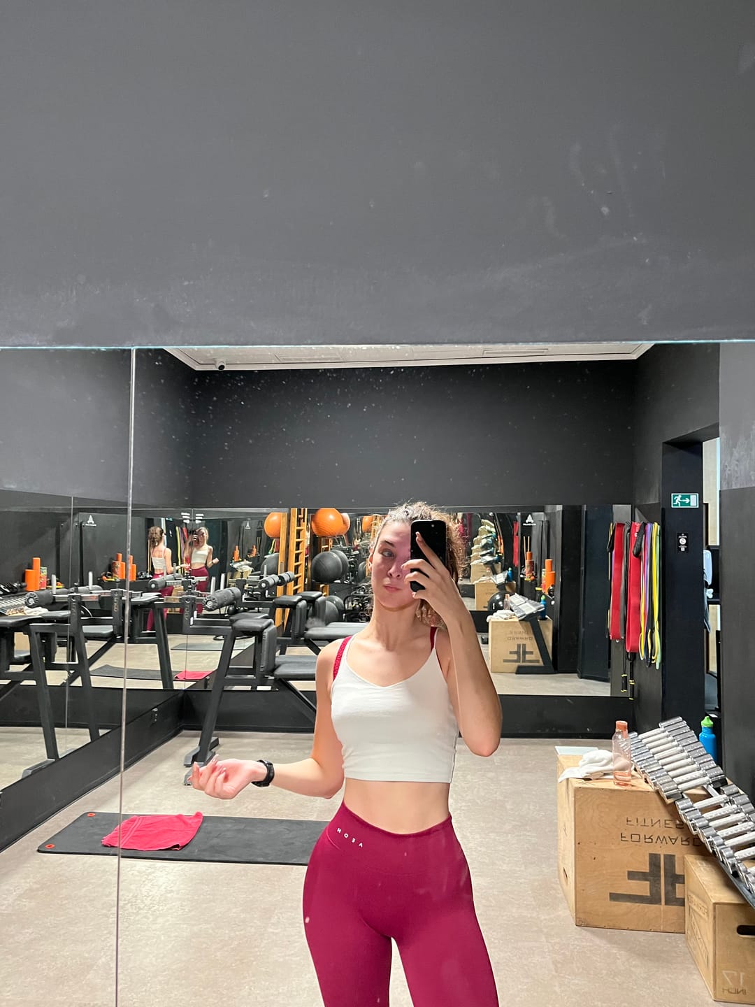 Customer photo review of MOTION MID WAIST SCRUNCH LEGGINGS V2