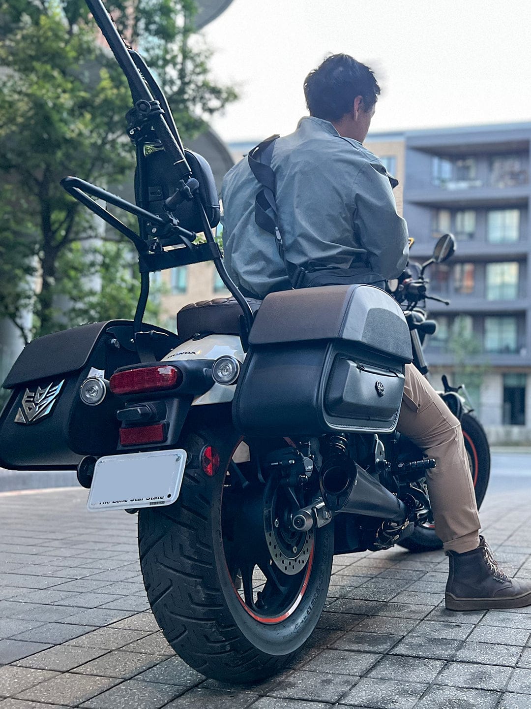 Customer photo review of 28L - Pantheon Medium Quick Mount Honda Rebel 500 Motorcycle Saddlebags