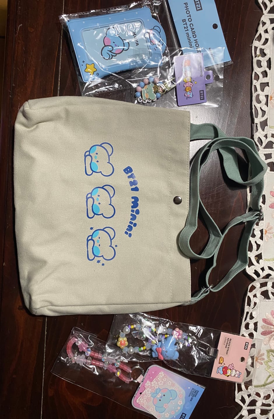 Customer photo review of BT21 MININI CANVAS BAG AND POUCH