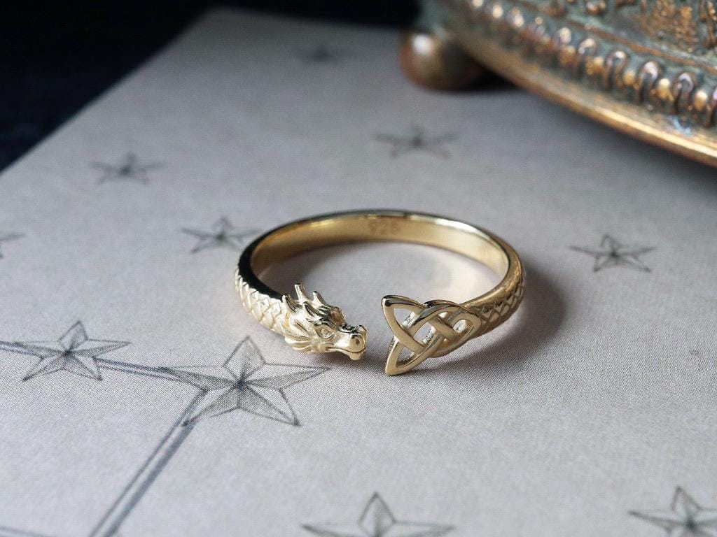 Customer photo review of Celtic Trinity Knot Dragon Ring