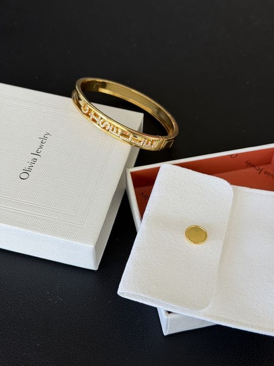 Customer photo review of Personalized Slider Name Bracelet