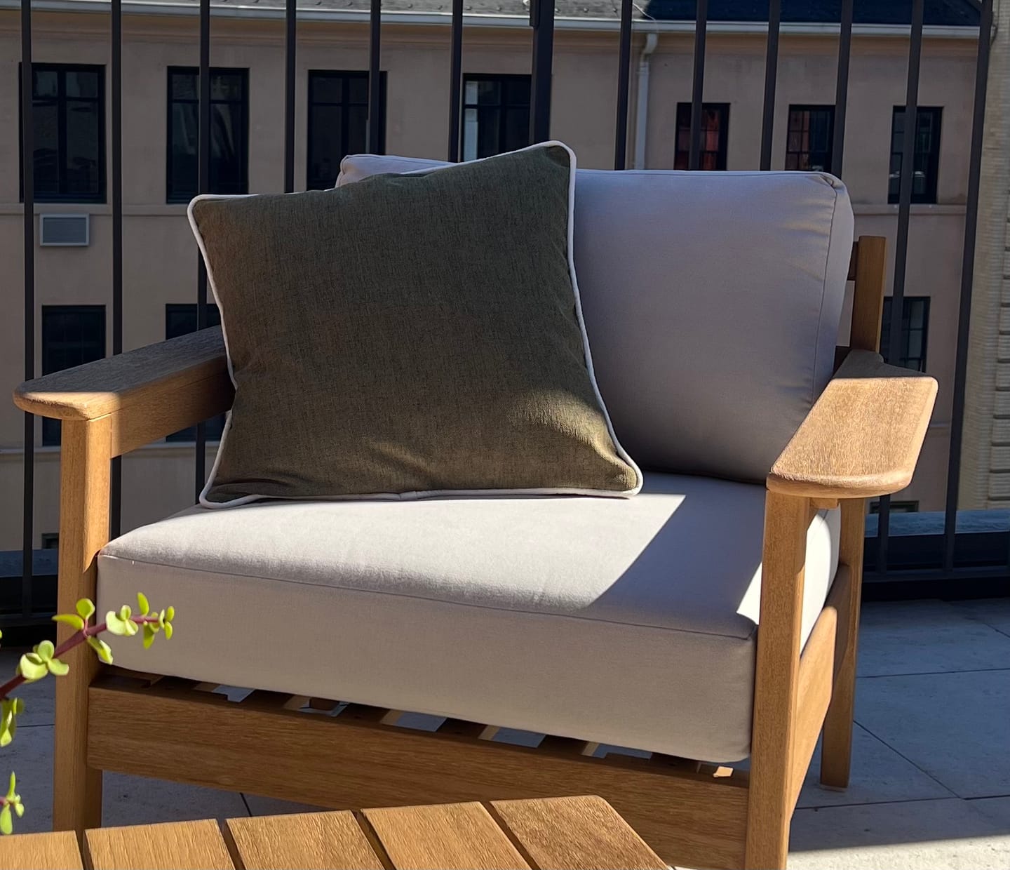 Customer photo review of Water Resistant Down Alternative Pillow Insert, 22"x22" (for Cover Size 20"x20")