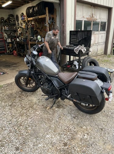 Customer photo review of 28L - Baelor Medium Quick Mount Honda Rebel 500 Motorcycle Saddlebags