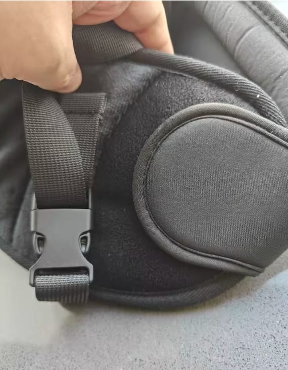 Customer photo review of Schmerzfrei schlafen im Sitzen – 3-in-1 Reiseset