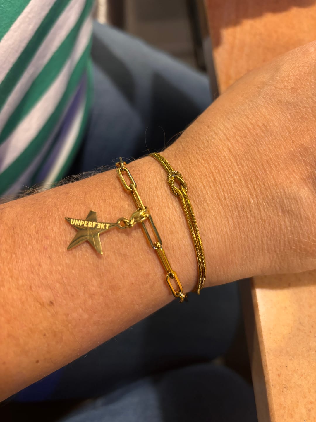 Customer photo review of Geschenk: »Ich bin stark« Blockadenlöser-Armband in Gold inkl. abgebrochenem Stern