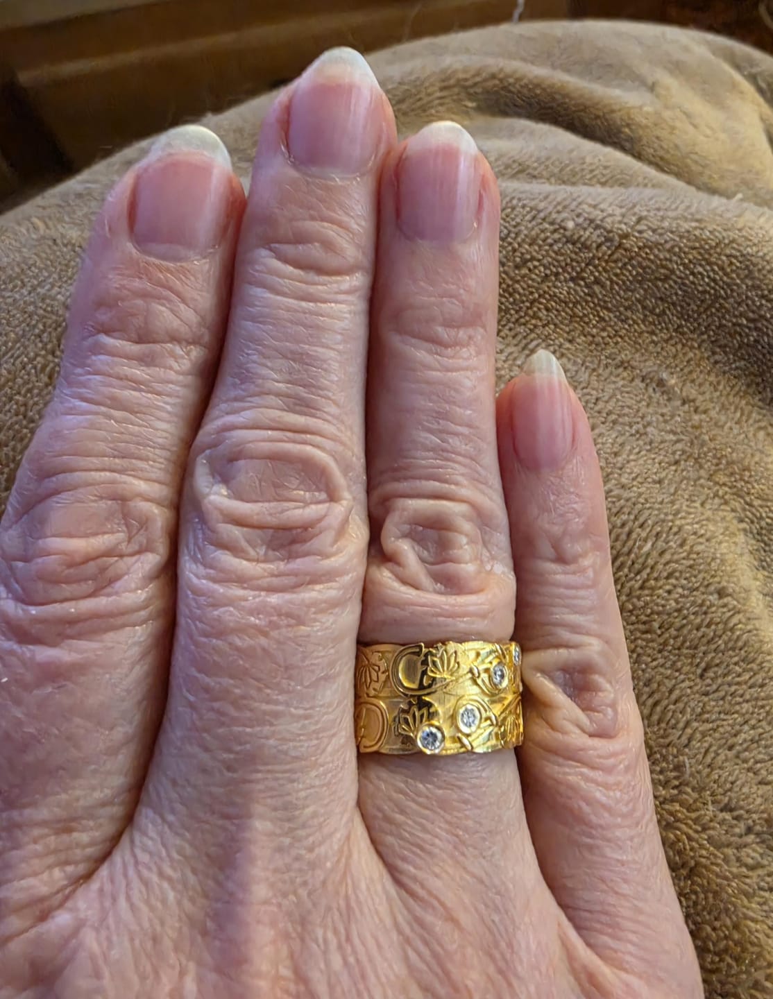 Customer photo review of Floral Scrollwork Ring