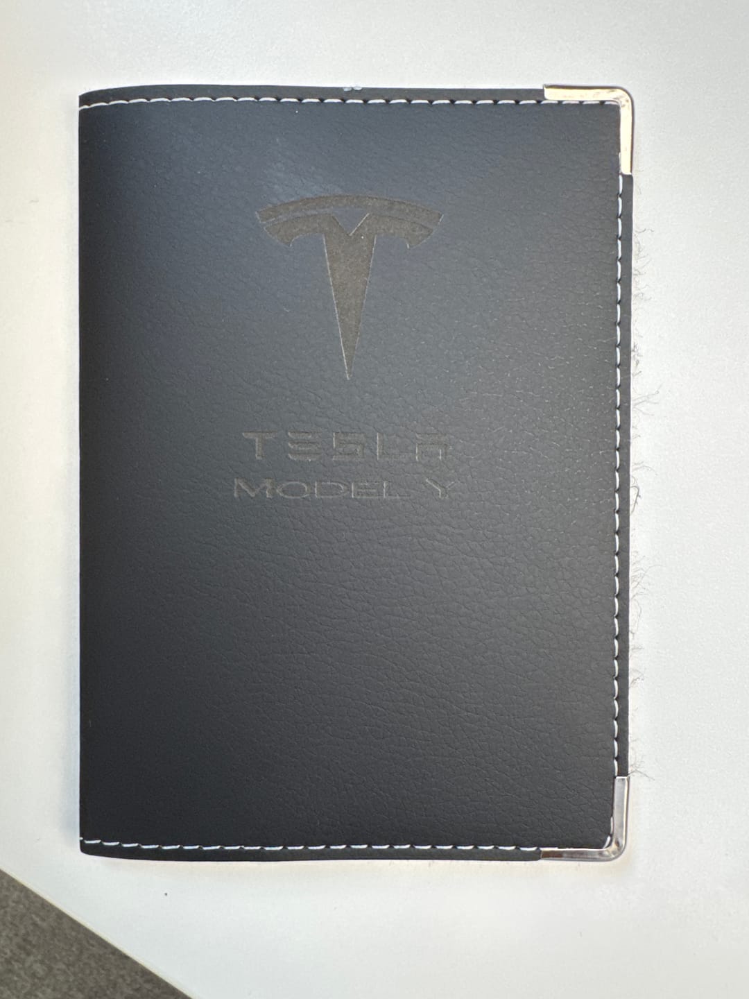 Customer photo review of Porte Carte Grise Tesla Model Y