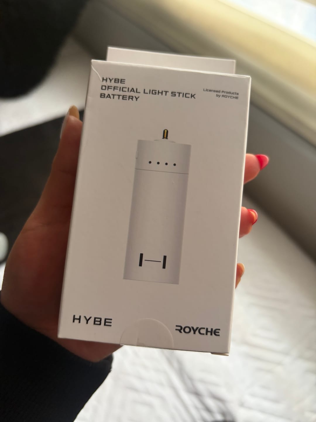 Customer photo review of HYBE OFFICIAL LIGHT STICK BATTERY