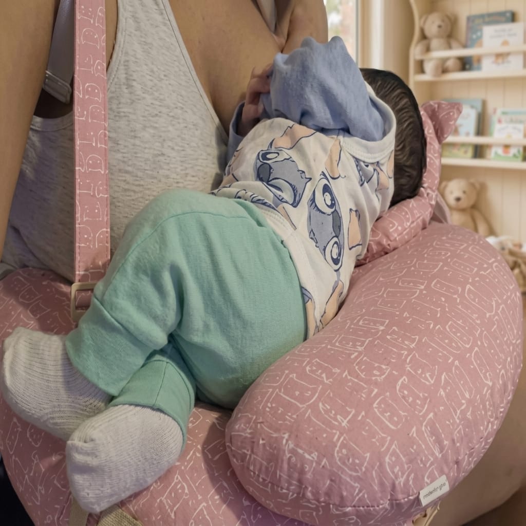 Customer photo review of CozyWrap™ – Cojín de lactancia y descanso para bebé
