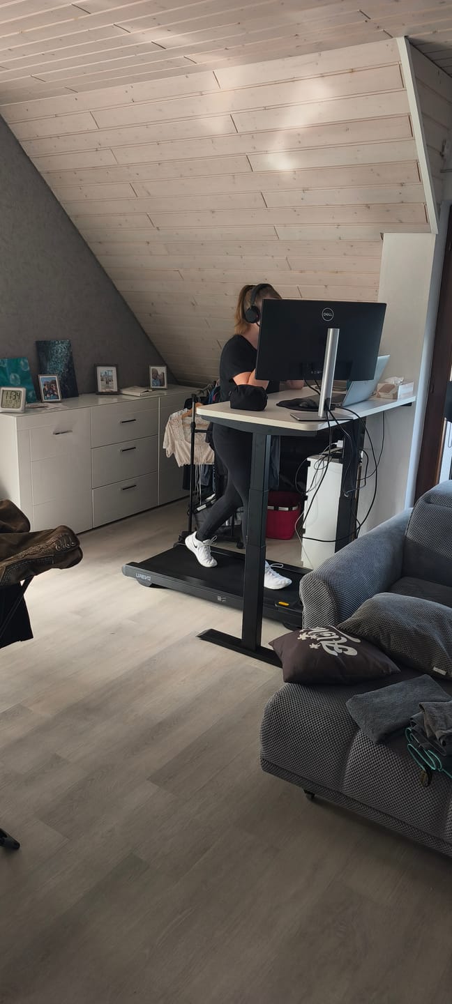 Customer photo review of Maidesite robuste Tischplatte 100 120 140 160 und 180 cm DIY-Schreibtischplatte