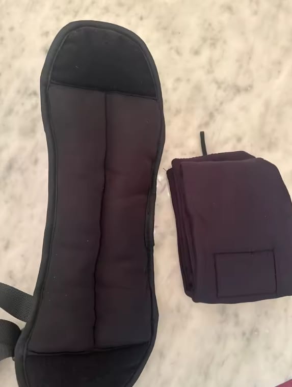 Customer photo review of Schmerzfrei schlafen im Sitzen – 3-in-1 Reiseset