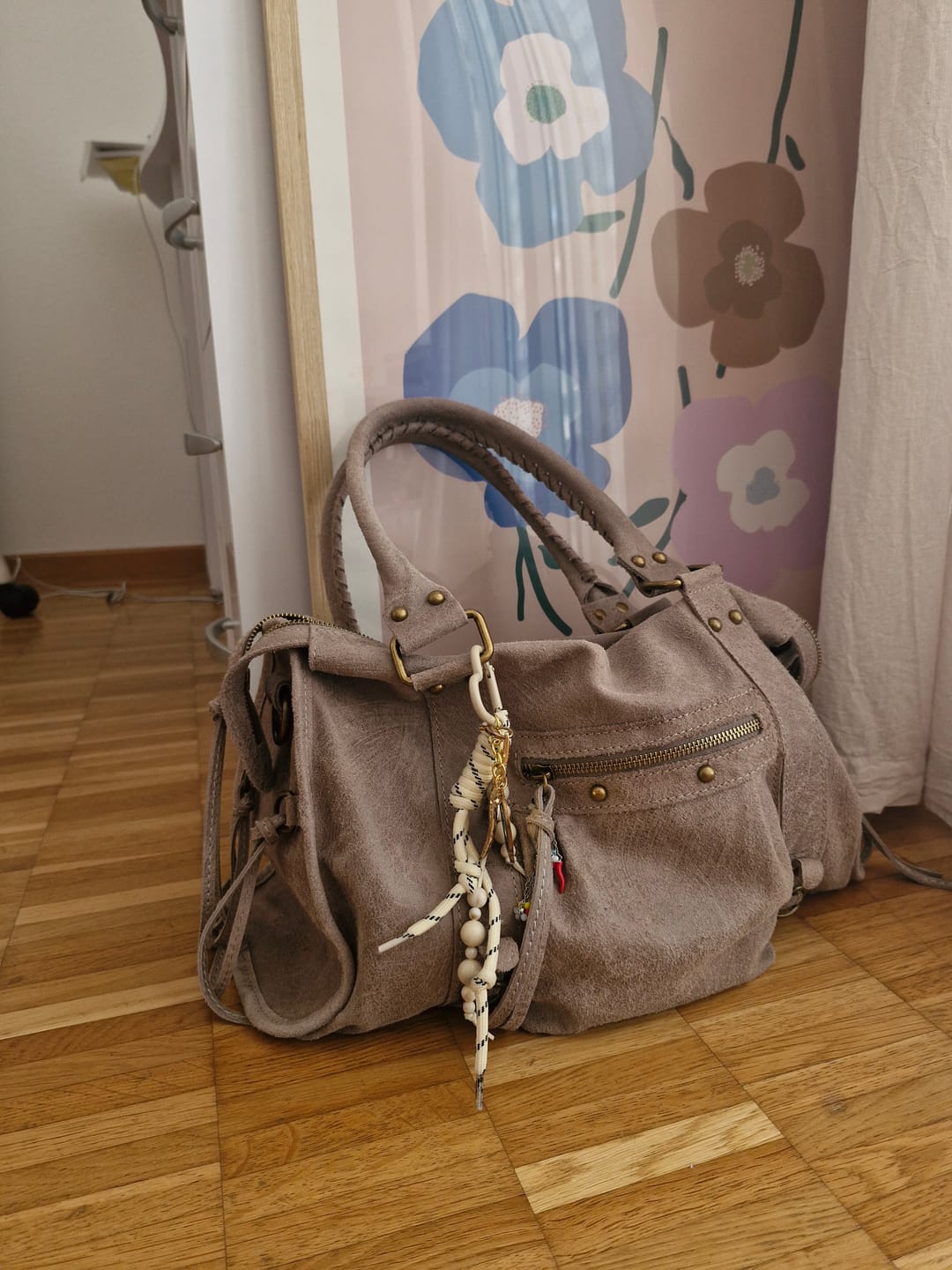 Customer photo review of It girl bag taupe