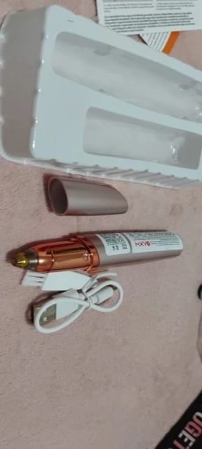 Customer photo review of 2 in 1 Facial & Eyebrow Hair Trimmer