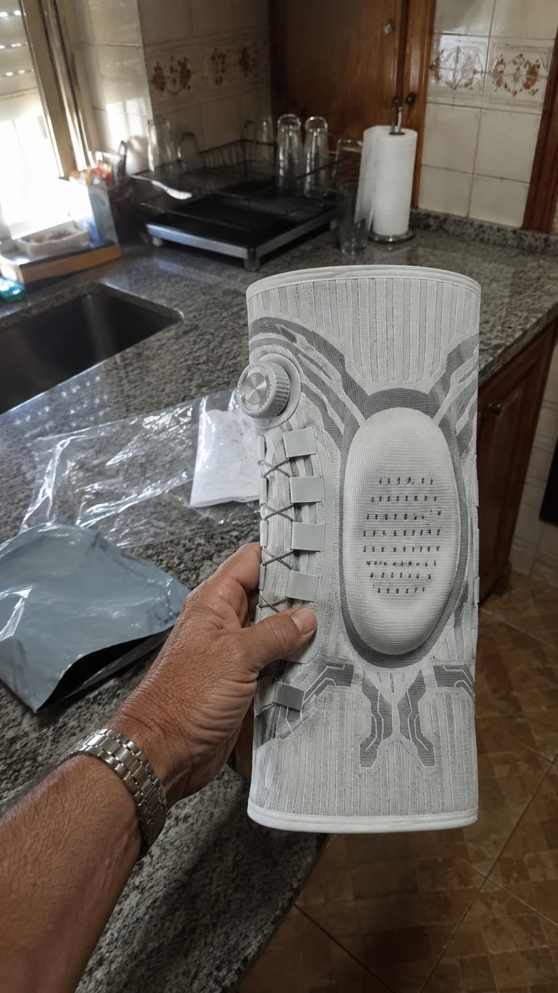 Customer photo review of Alveley - Knee Brace with Side Adjustment Dial
