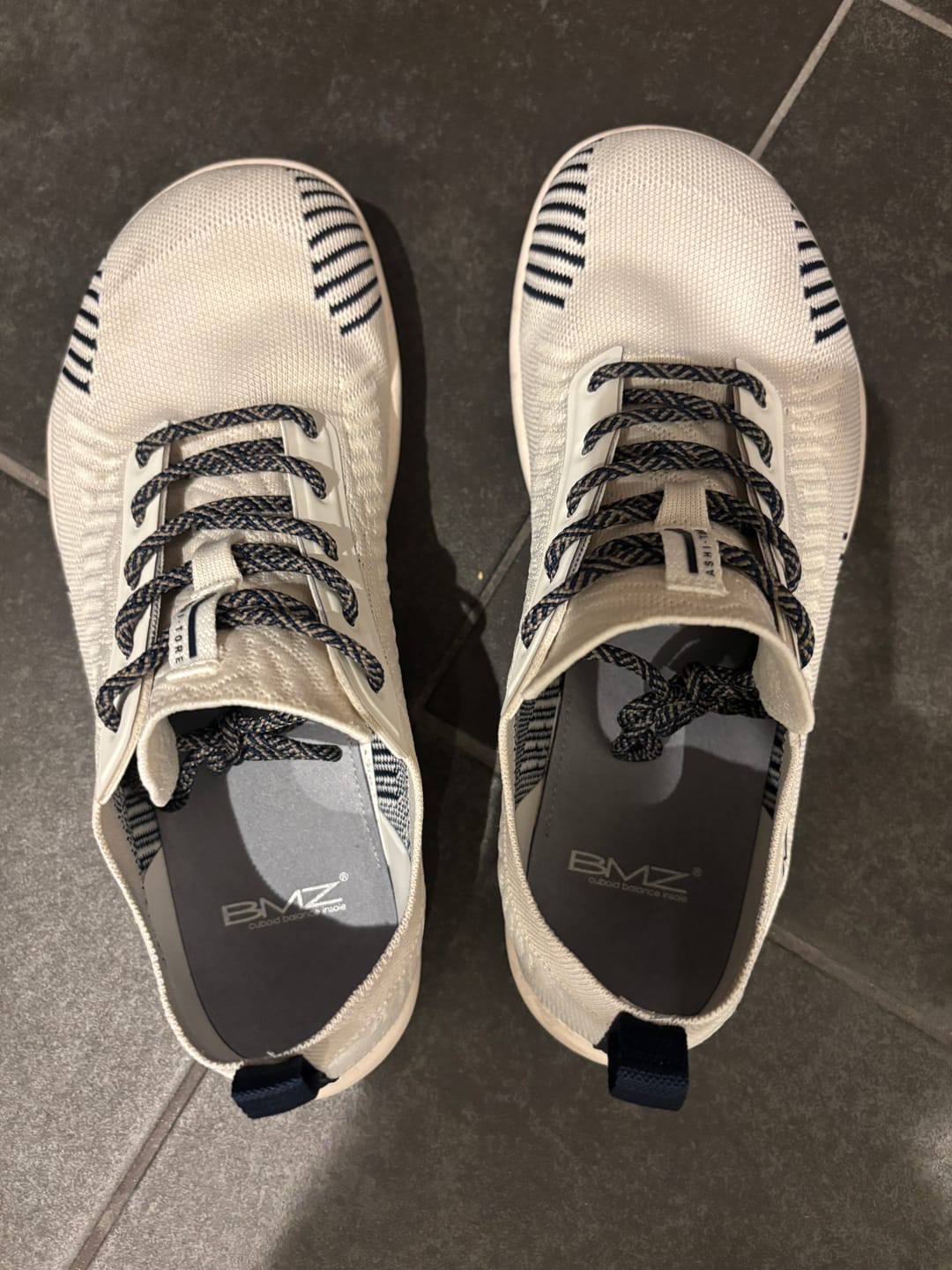 Customer photo review of GRABBING SHOES ROOTS