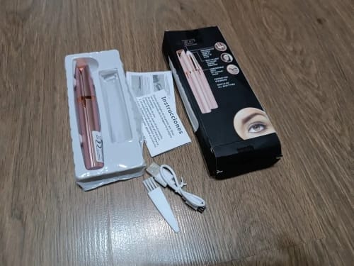 Customer photo review of 2 in 1 Facial & Eyebrow Hair Trimmer