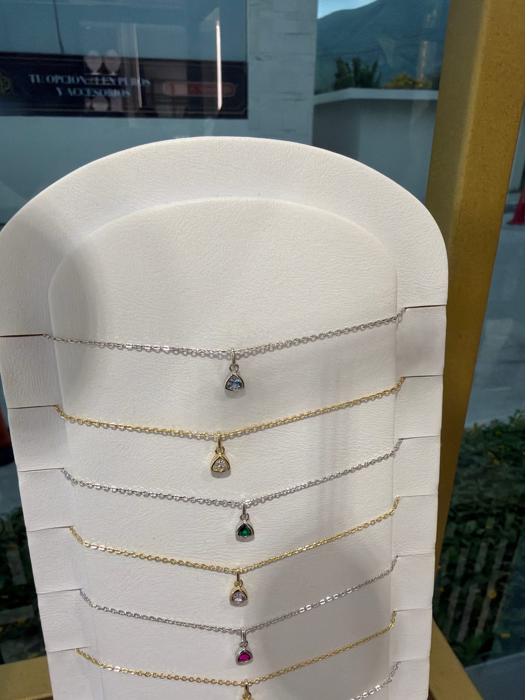 Customer photo review of Collar Birthstone Cuadrado Dorado