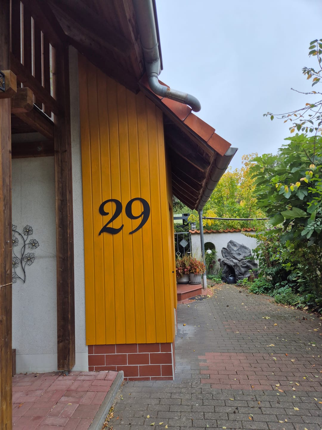 Customer photo review of Geschwungene Hausnummer
