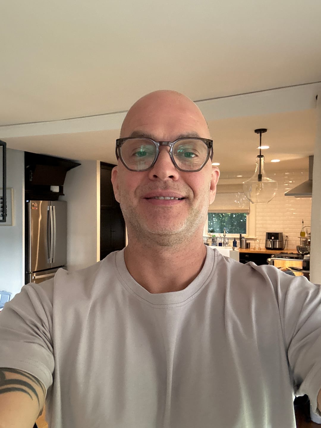 Customer photo review of 021 ESSENTIAL T-SHIRT