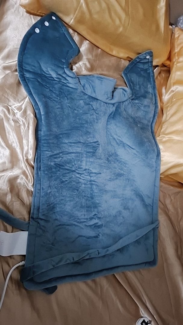 Customer photo review of Heated Shoulder and Neck Wrap