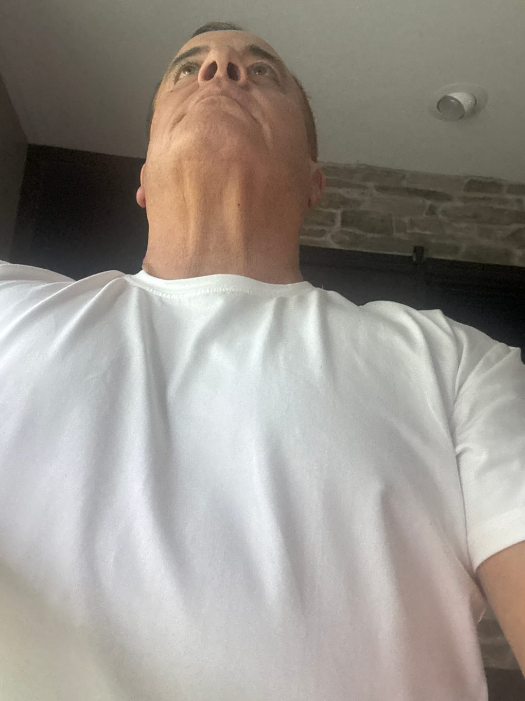 Customer photo review of 021 ESSENTIAL DROP-CUT T-SHIRT
