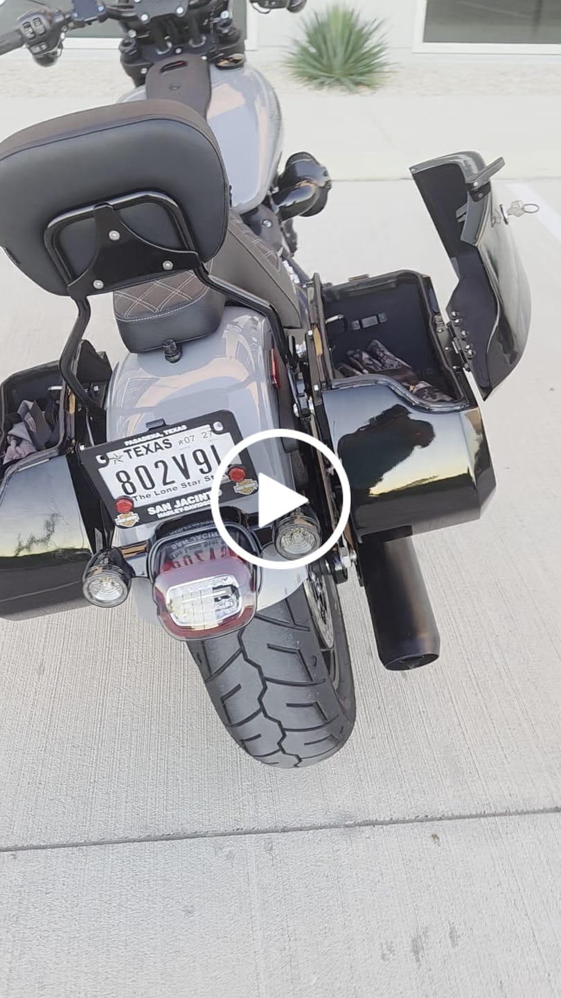 Customer video review of 32L - Darkin Large Quick Mount Painted Hard Saddlebags for 2025+ Harley Softail Low Rider S FXLRS