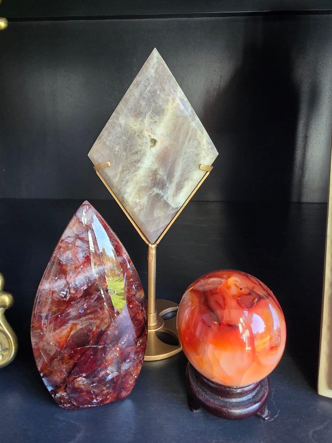 Customer photo review of Unique,Natural Sunstone-Moonstone Diamond Slice With Stand