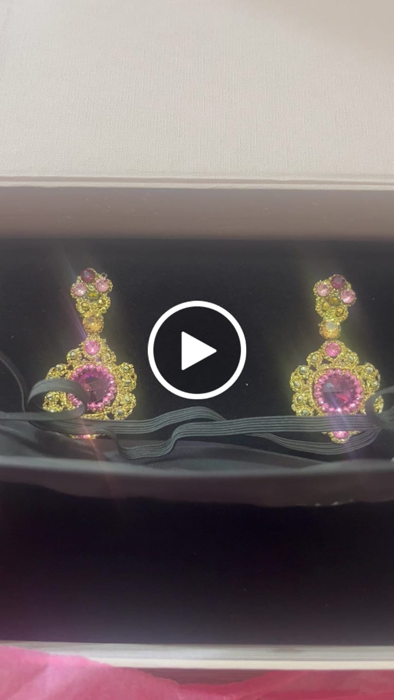 Customer video review of Orecchini Cirasa