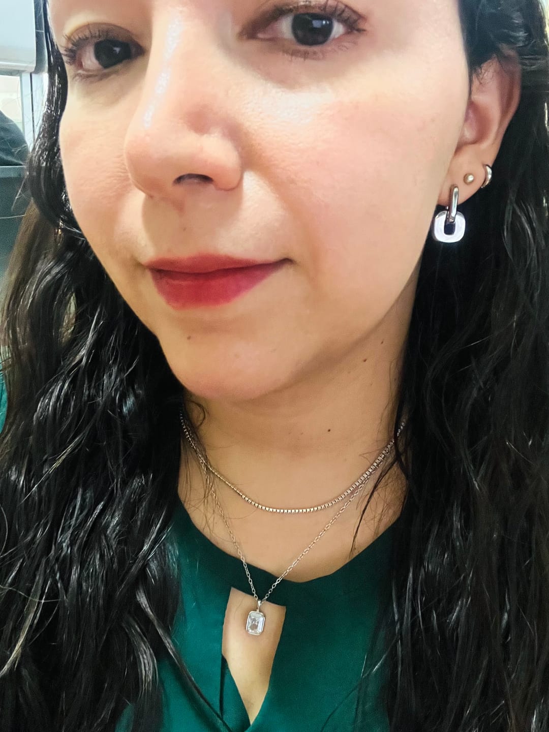 Customer photo review of Collar Elise Plata + Zirconia