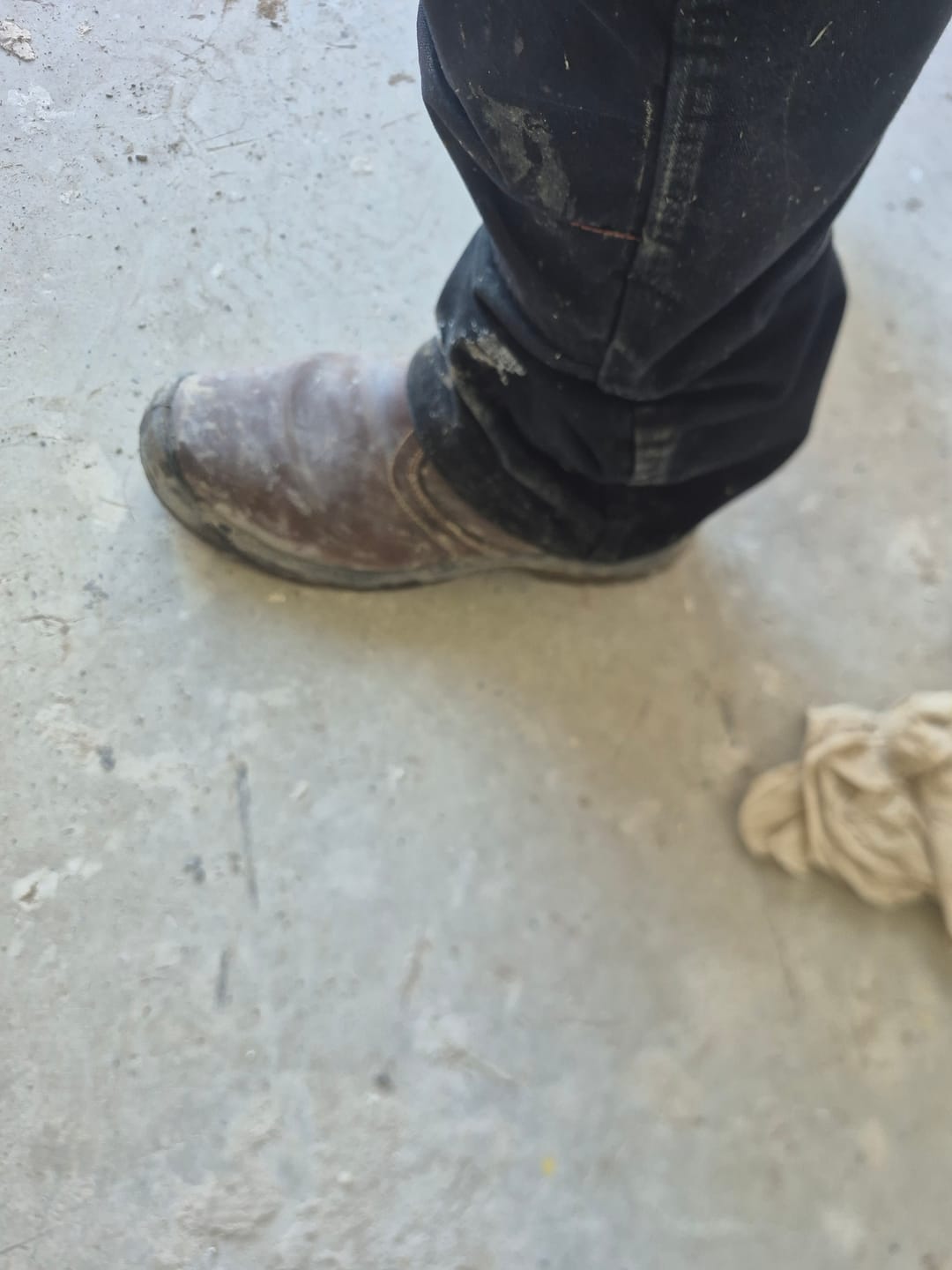 Customer photo review of Kerosene heavy duty Leather Slip-On Boot