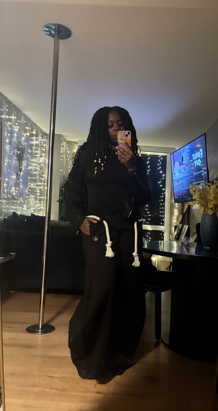 Customer photo review of Aelfric Eden Super Baggy Barrel Sweatpants