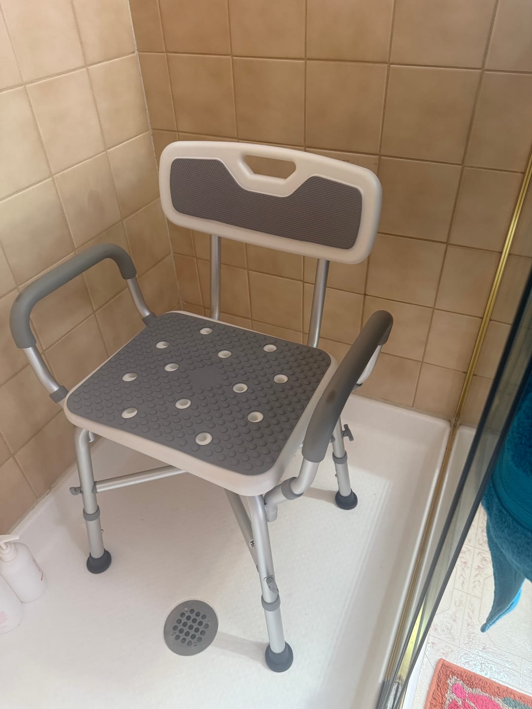 Customer photo review of Heavy Duty Shower Chair with Arms (450lb Capacity)