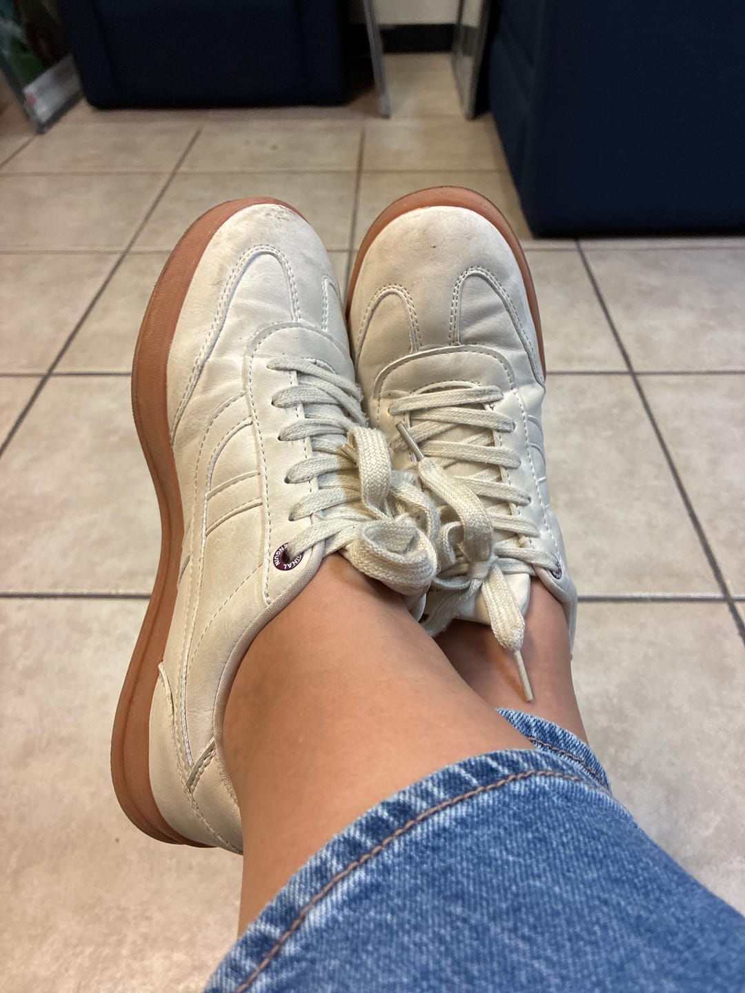 Customer photo review of Tenis Penguin Style Cleo Beige