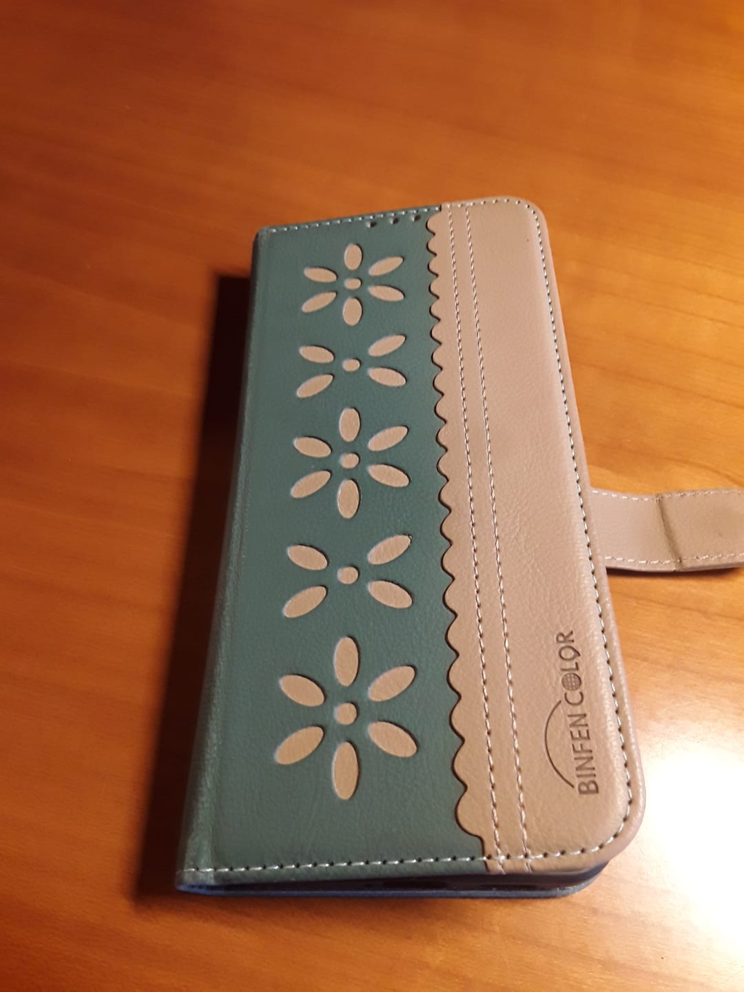 Customer photo review of Galaxy A57 - BINFEN Ledertasche Flowers
