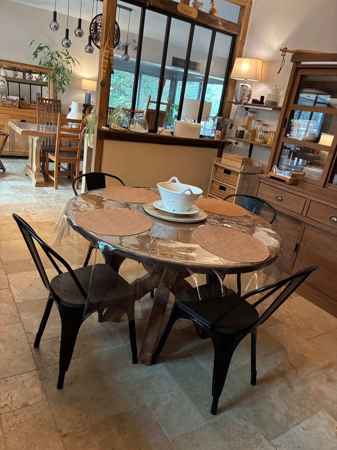 Customer photo review of NASH - Lot de 4 chaises industrielles en métal et bois noir