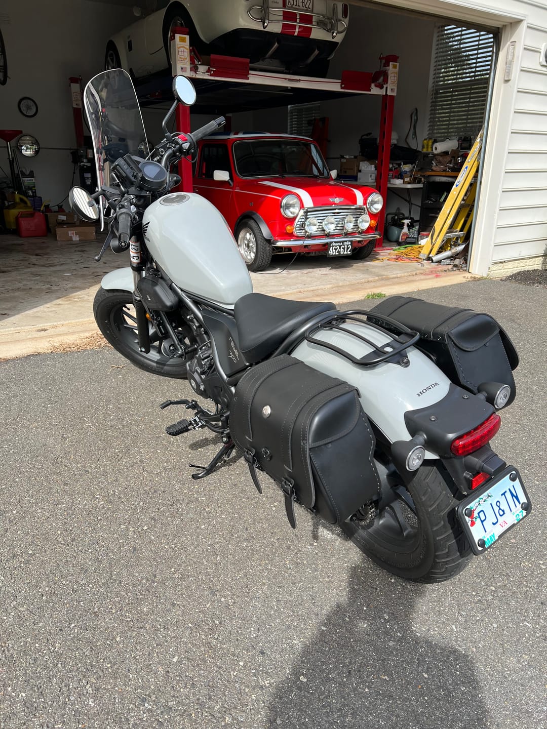 Customer photo review of 25L - SpiritBlade Medium Honda Rebel 300/ABS CMX300 Leather Motorcycle Saddlebags