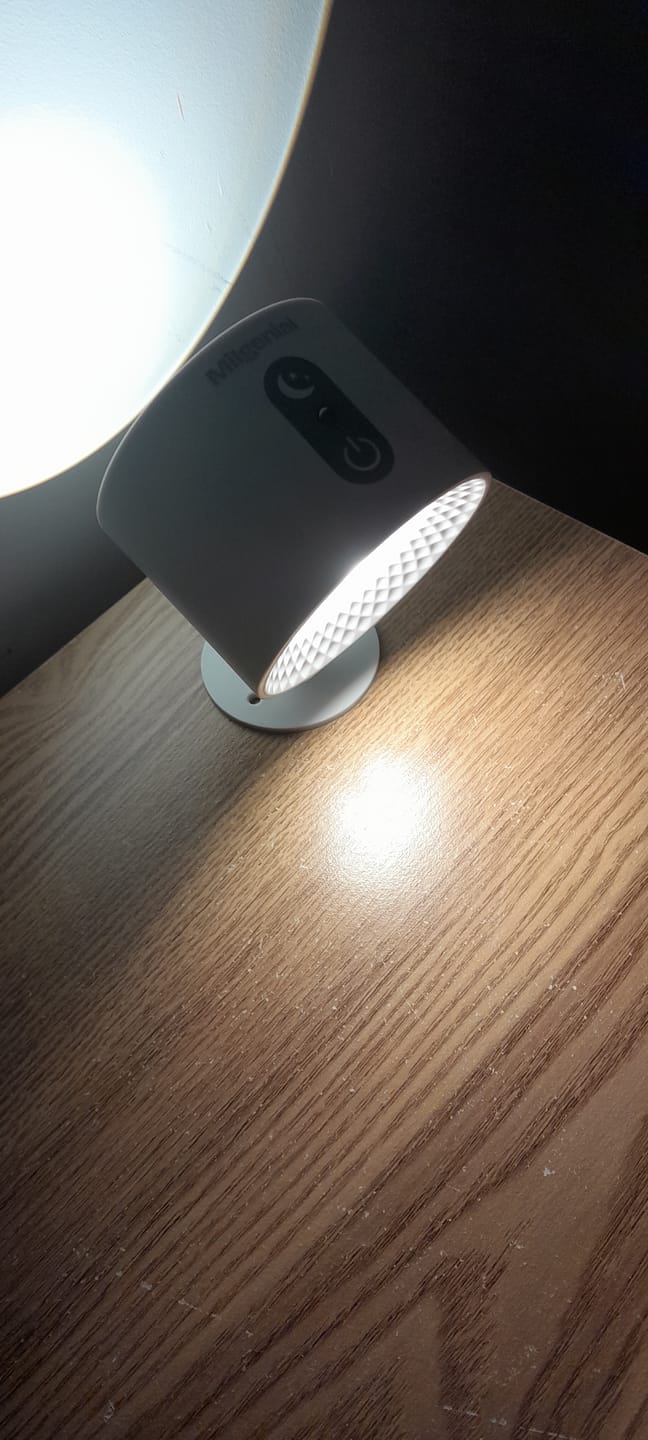 Customer photo review of Lampara Circular Magnética Doble 360 Grados