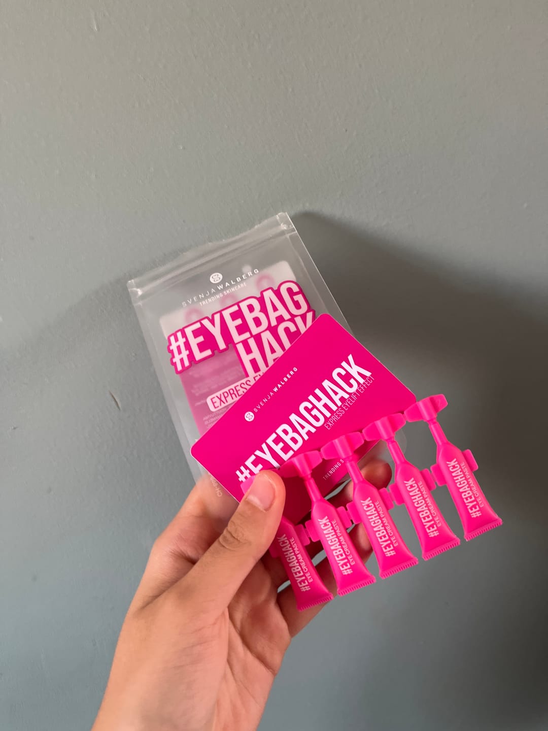 Customer photo review of EYEBAGHACK -  Express Eyelift Effect