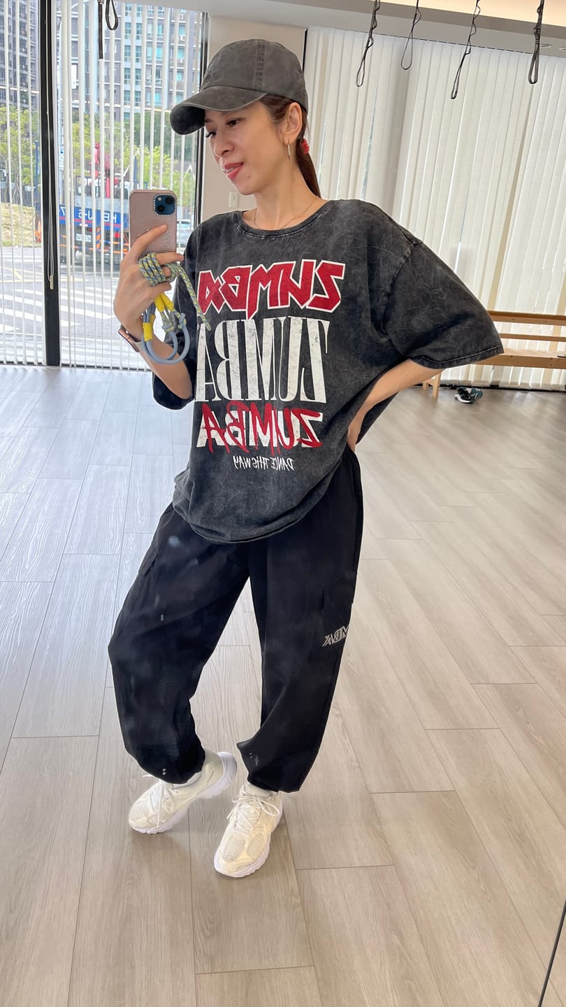 Customer photo review of Rock 'n' Roll Men's Crew Neck Tee