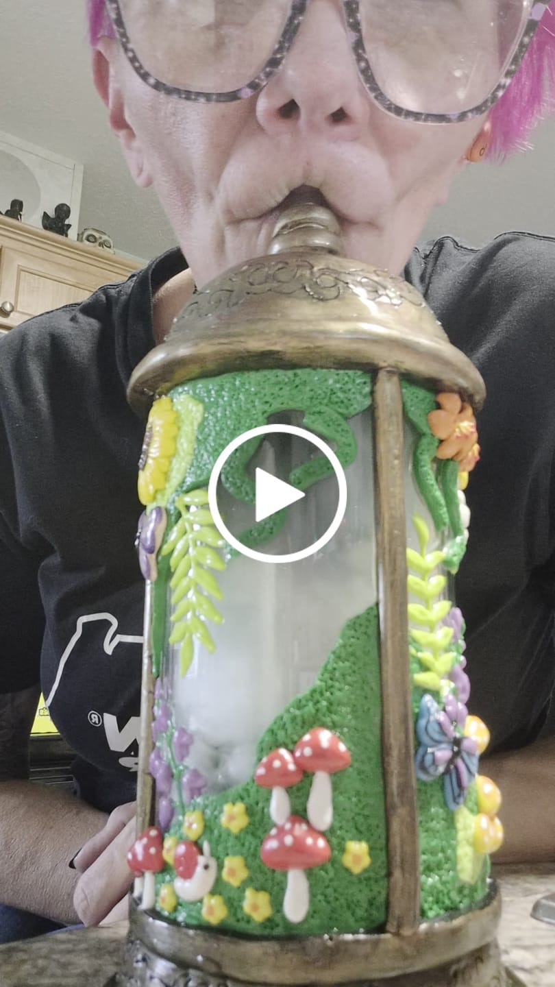 Customer video review of LANTERN FAIRY BONG