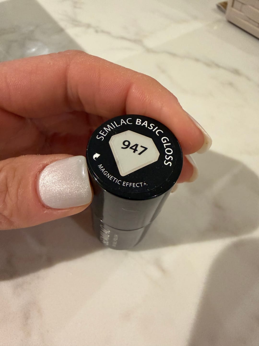 Customer photo review of Semilac 947 Basic Gloss UV Gel Polish