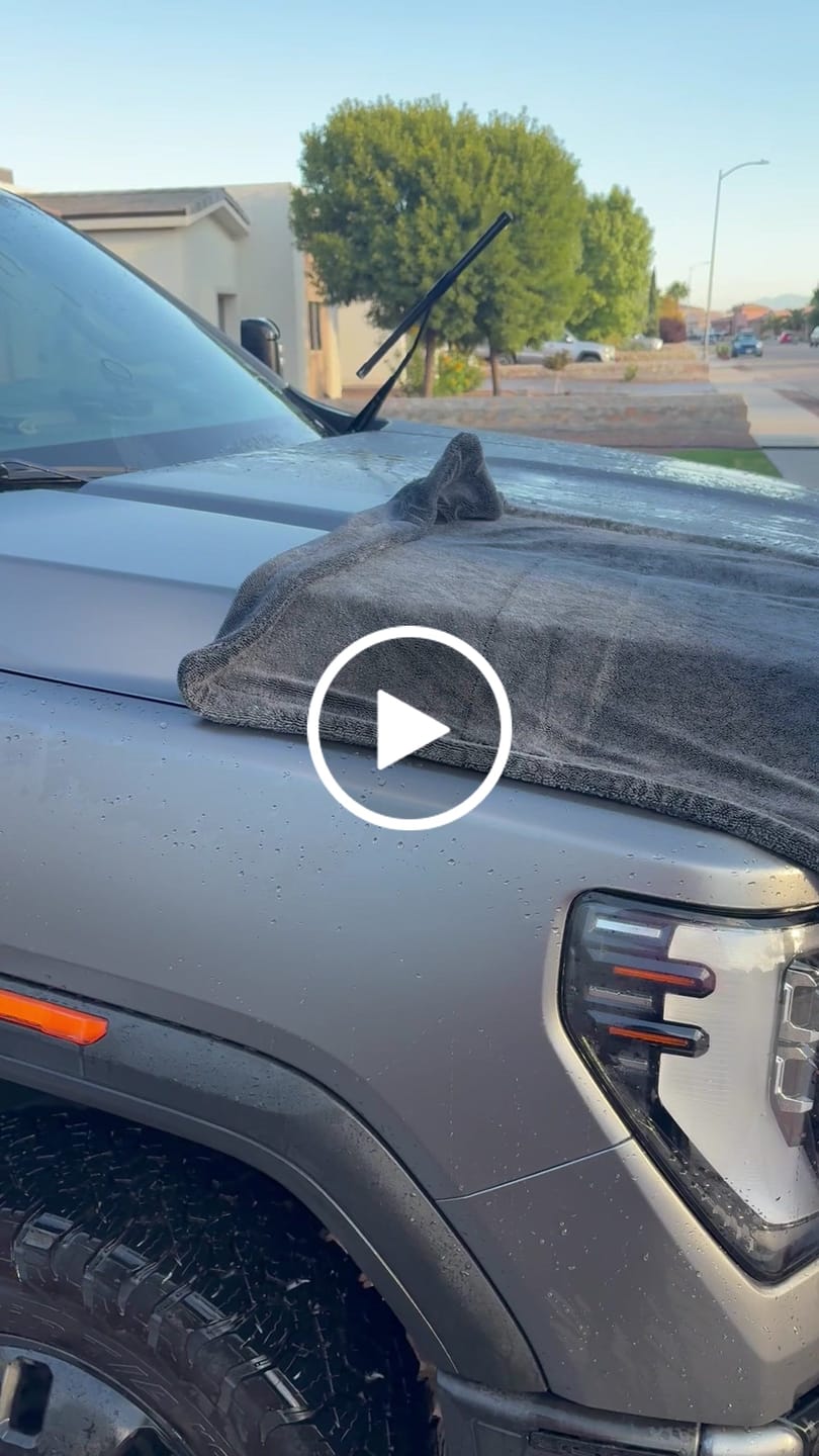 Customer video review of BLACKLINE® TWISTED-LOOP DRYING TOWEL