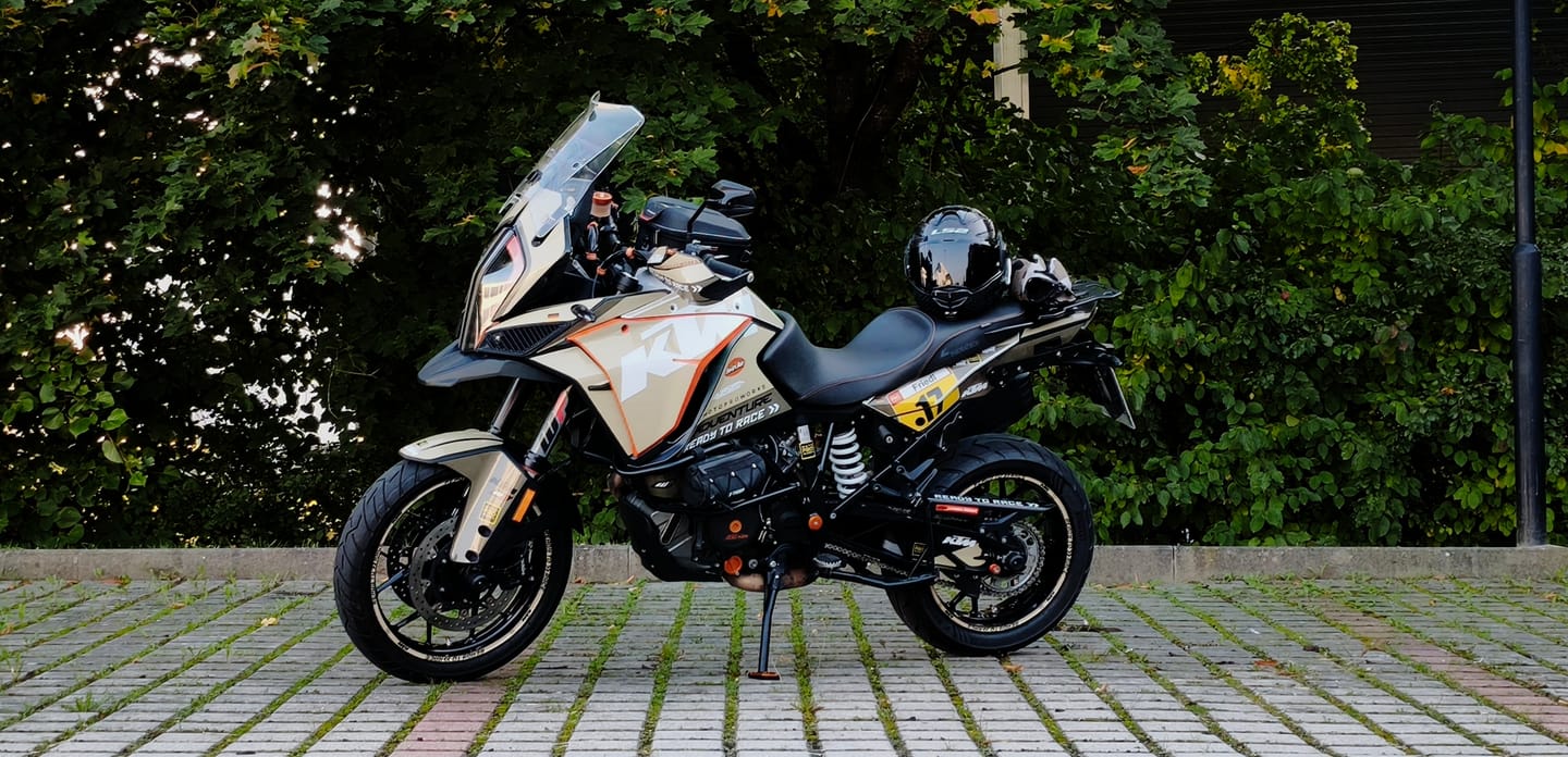 Customer photo review of Rim Stripes - KTM "Ready To Race" (Sand)