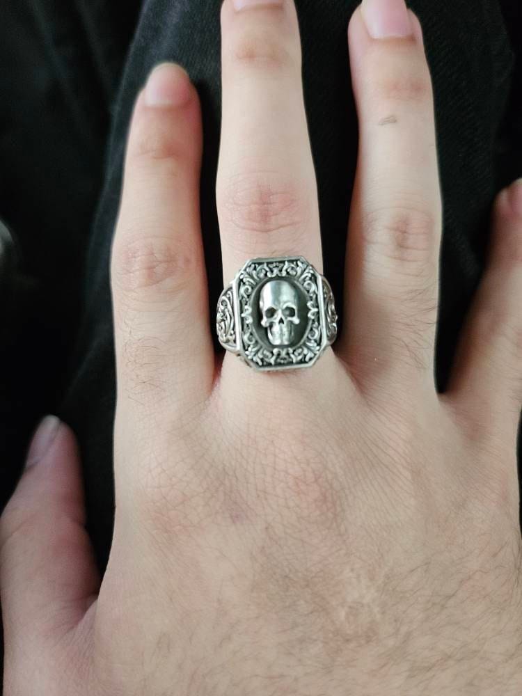 Customer photo review of Rococo Skull Ring