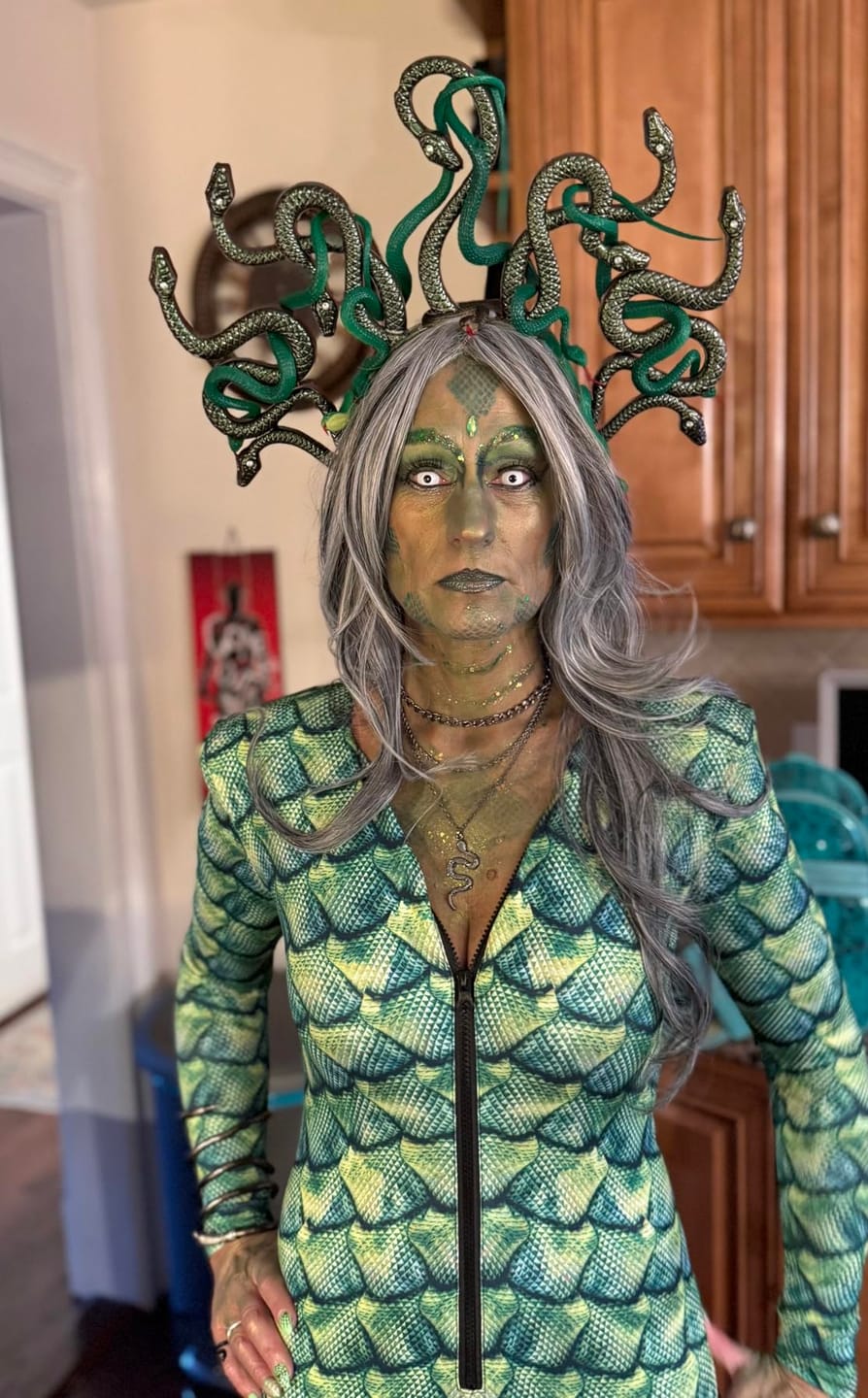 Customer photo review of Blue Squid Professional Water-Based Face & Body Paint Single Cake – Classic, Pastel & Split Cake Colors, Water Activated, Washable Face Paint for Kids & Adults, Halloween Makeup, Cosplay – 30g