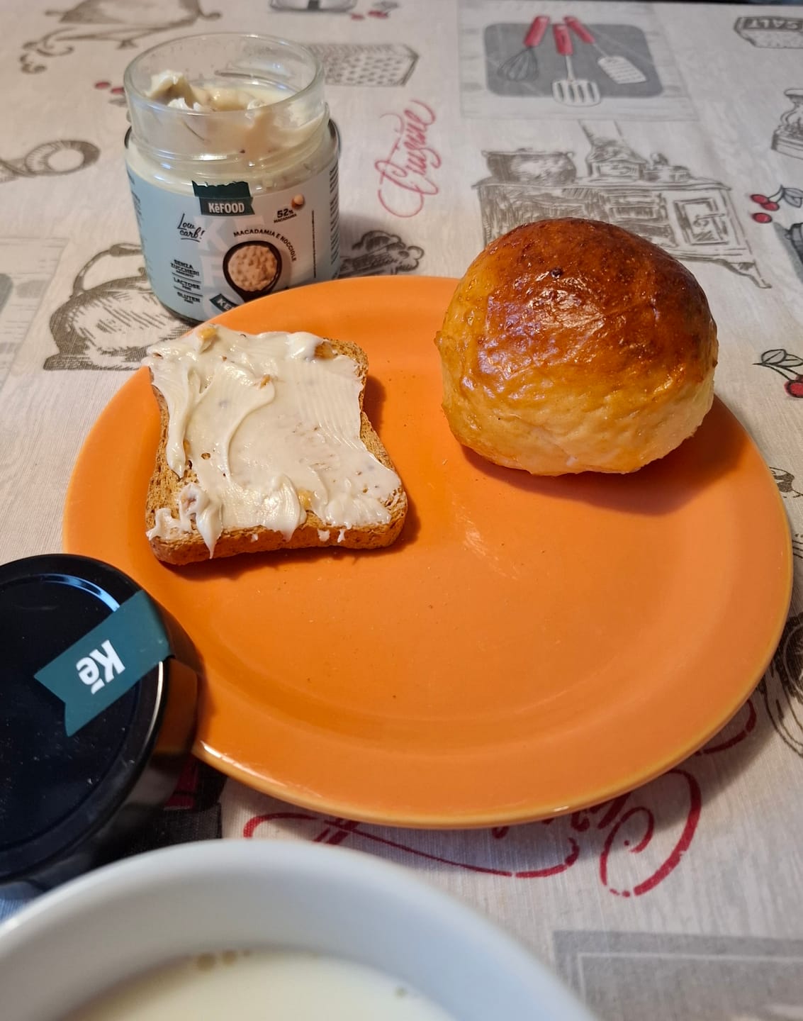 Customer photo review of KEMACADAMIA 250G CREMA MACADAMIA E GRANELLA NOCCIOLE SENZA ZUCCHERO