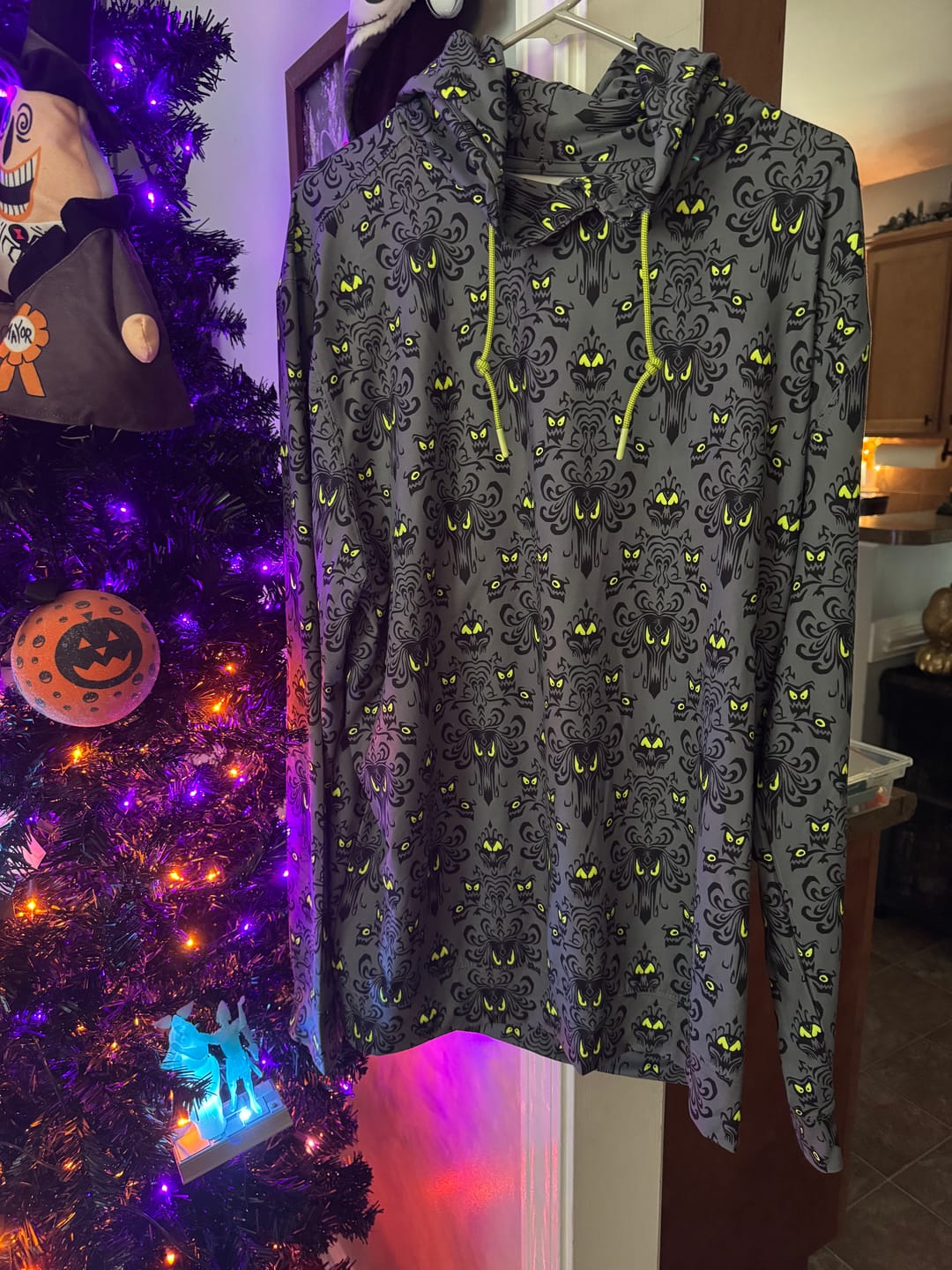 Customer photo review of Disney’s Haunted Mansion "Wall Creeps" – Performance Hoodie
