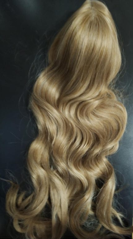 Customer photo review of Seamless Wavy Hair Topper for Women – Natural Hairline & Crown Volume