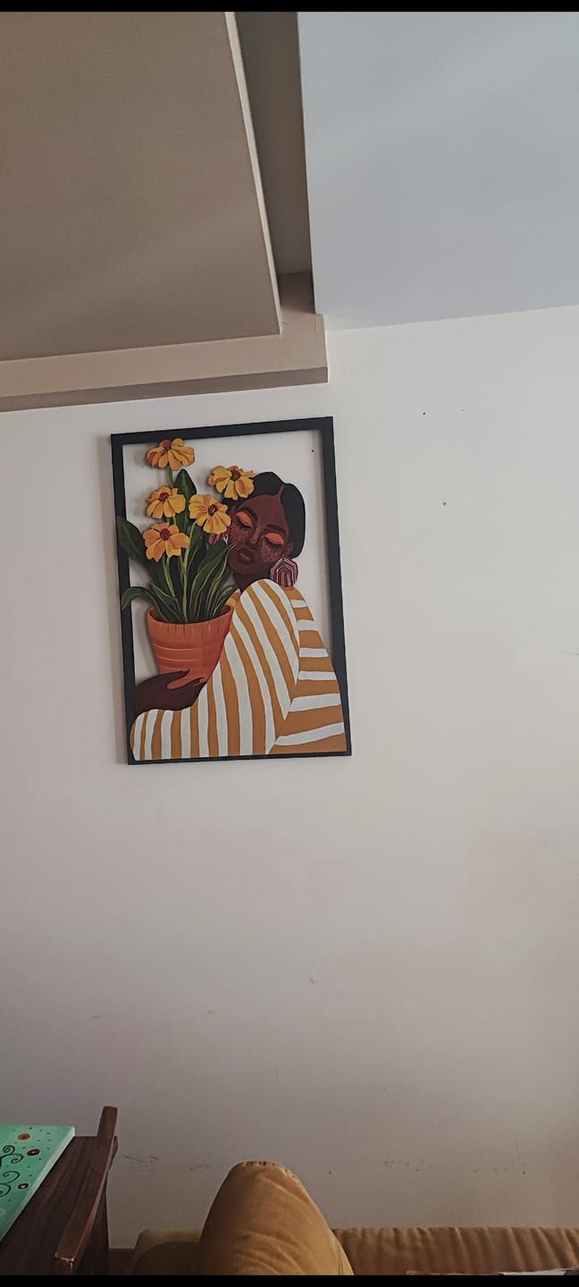 Customer photo review of Çiçekli Kadın Metal Tablo